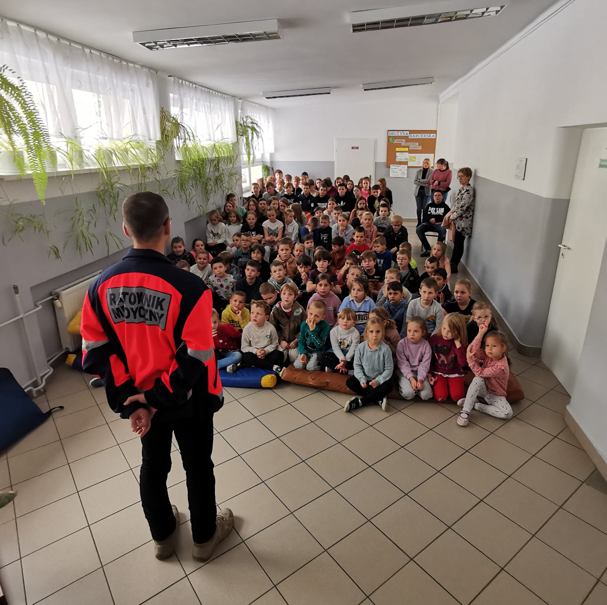 Spotkanie z ratownikiem medycznym - SP 2 w Kamionce Wielkiej - grudzień 2023